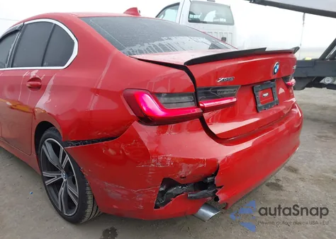 2022 BMW 330I xDrive z USA, uszkodzony, nr VIN 3MW5R7J02N8C38526